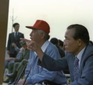 백곰 공개 시험발사 참관(1978년).jpg 이미지입니다.